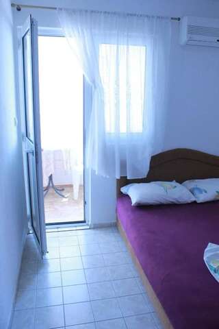 Апартаменты Apartments Dalila Улцинь Номер-студио с балконом (для 3 взрослых)-43